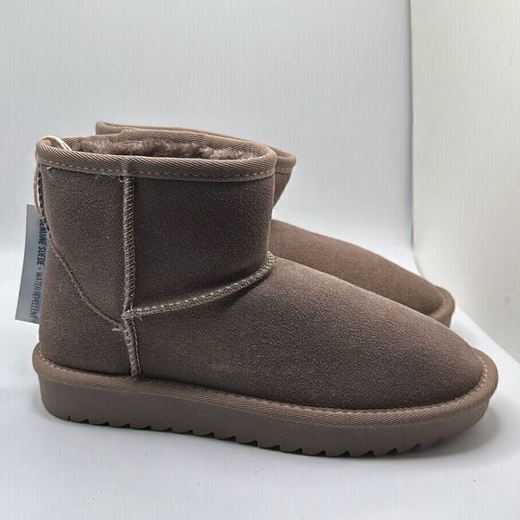 CUSHIONAIRE Women’s Cozy Boot 6 TAUPE - Picture 1 of 7